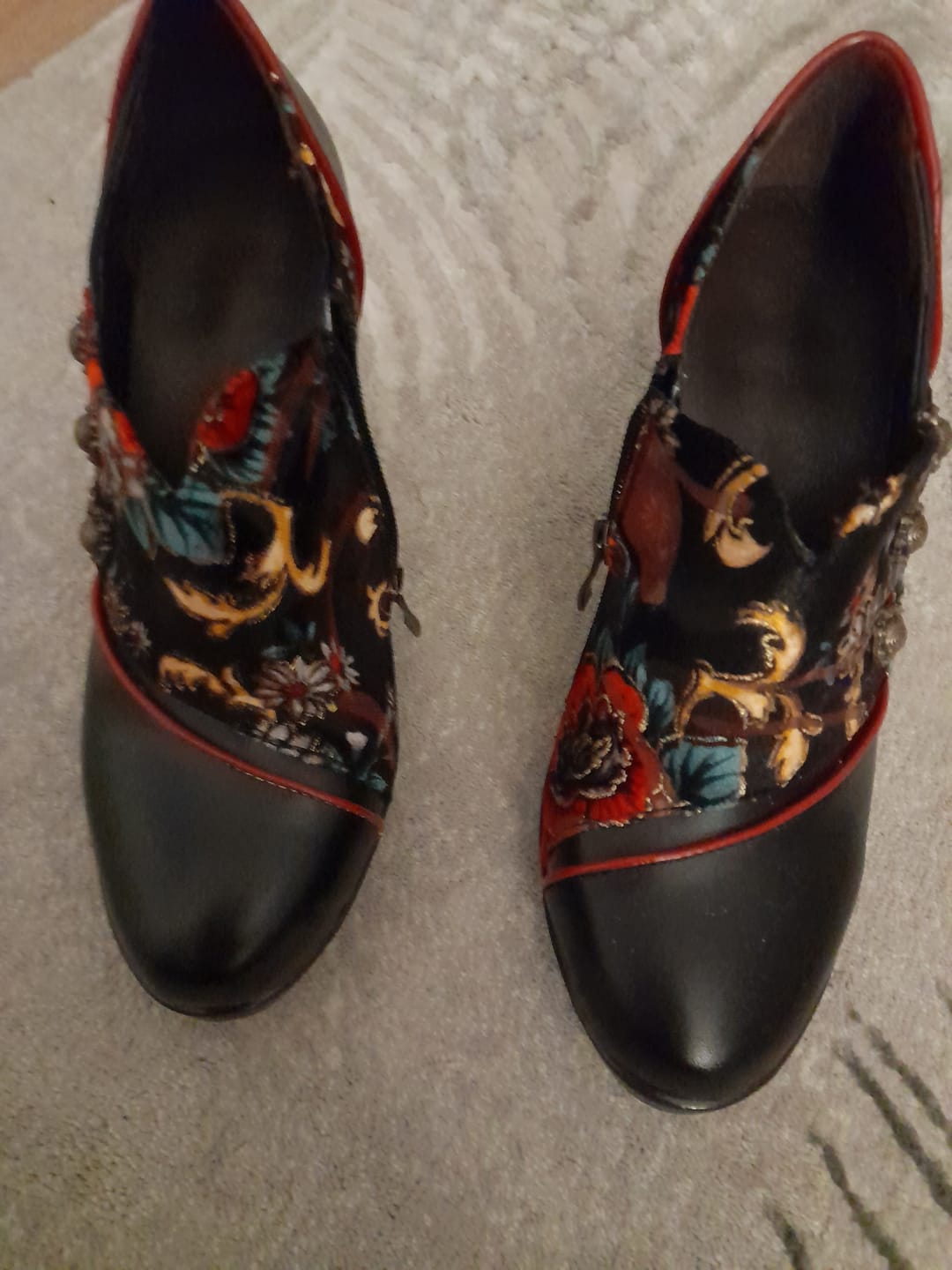 Customer photo review of Hand-Painted Floral Laces Elegant Pumps