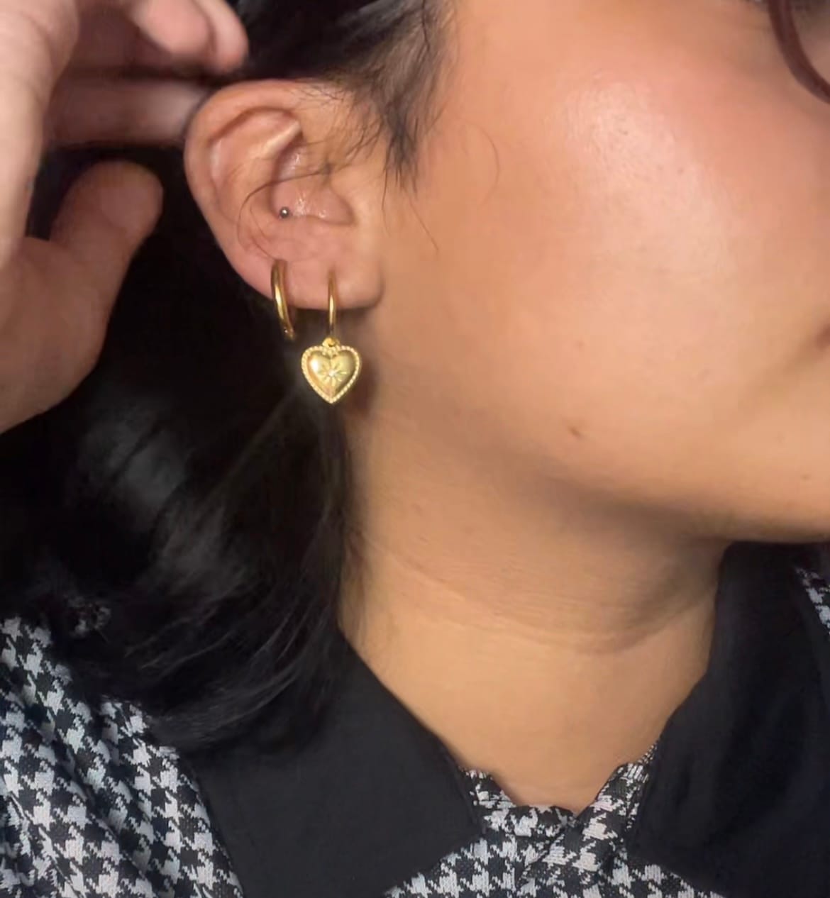 Customer photo review of Aretes Little Heart