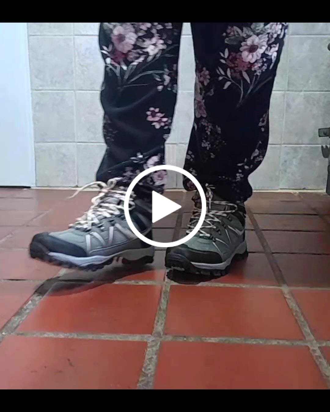 Customer video review of Botas Alaska Jade Waterproof Trekking Mujer Oliva