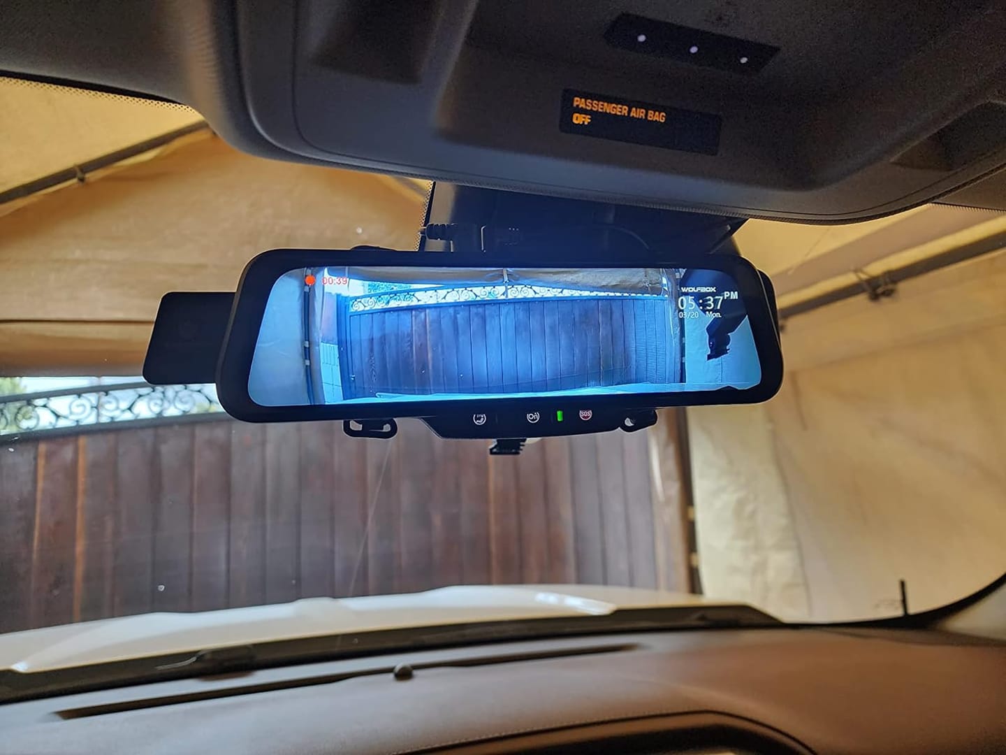 Customer photo review of WOLFBOX G930  Rear View Mirror Camera