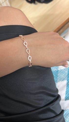 Customer photo review of Rose Gold Allure Bracelet