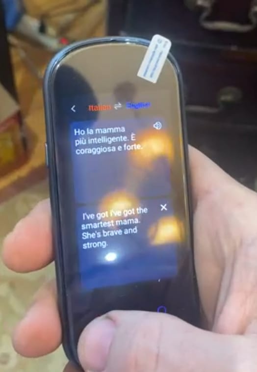 Customer photo review of Vormor Z8 Language Translator Device 138 National Languages Intelligent Translator Real-time Voice, Recording, Text Translation Device