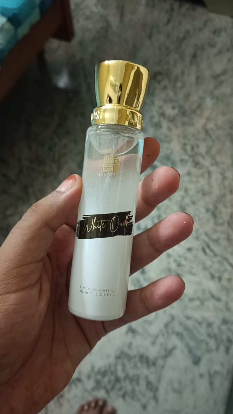 Customer photo review of White Oudh Perfume Spray