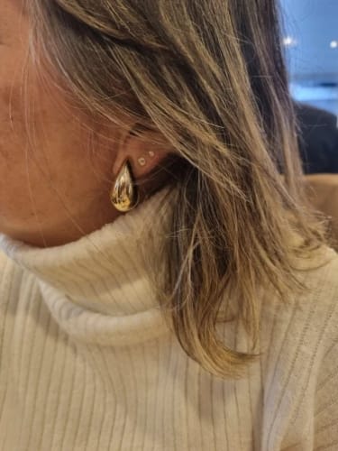 Customer photo review of Orecchini Virgola