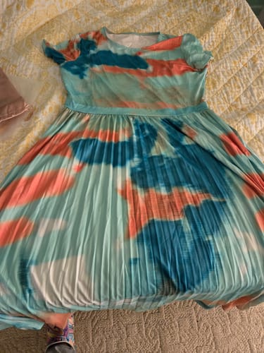 Customer photo review of Temperament Short Sleeve Print Slim Pleated Midi Dress