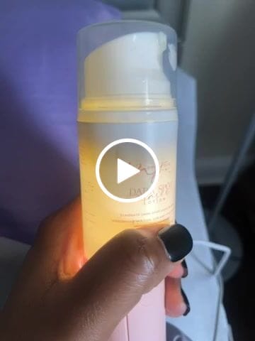 Customer video review of Jolie's Exfoliating Lip Brush