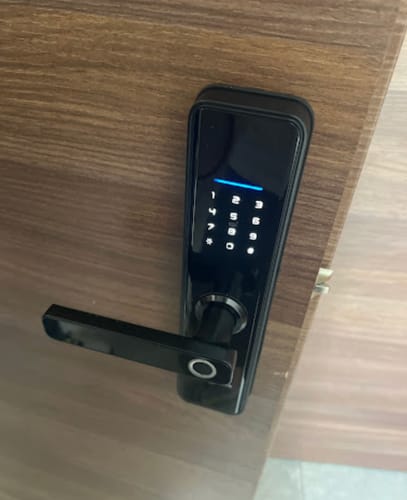 Customer photo review of Cerradura Inteligente TLX02-TS