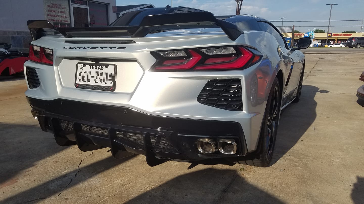 Customer photo review of Chevrolet Corvette C8 Z51 Add-On Rear Diffuser Fin