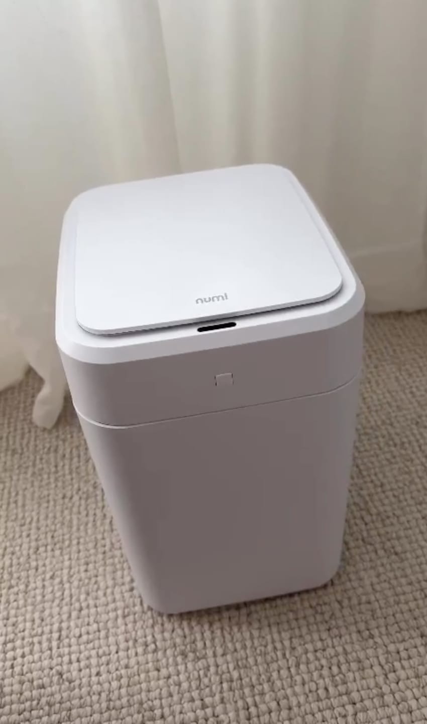 Customer photo review of Numi B1 Self-Sealing Self-Changing Smart Bin