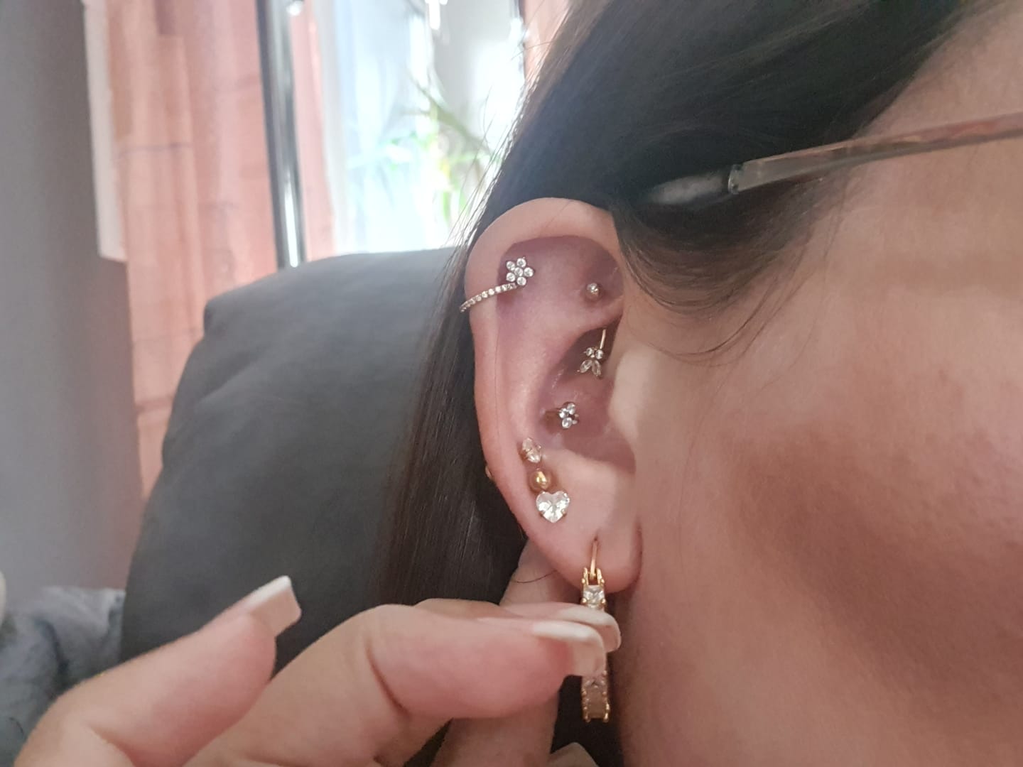 Customer photo review of Bright Heart Ohrstecker | 18K vergoldet
