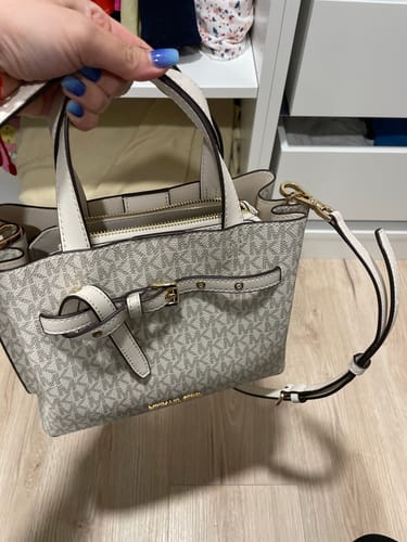 Customer photo review of Emilia Small Logo Satchel (Cream) - Disponível