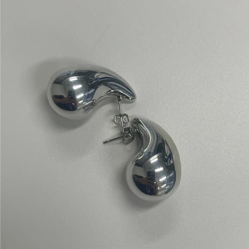 Customer photo review of Orecchini Virgola