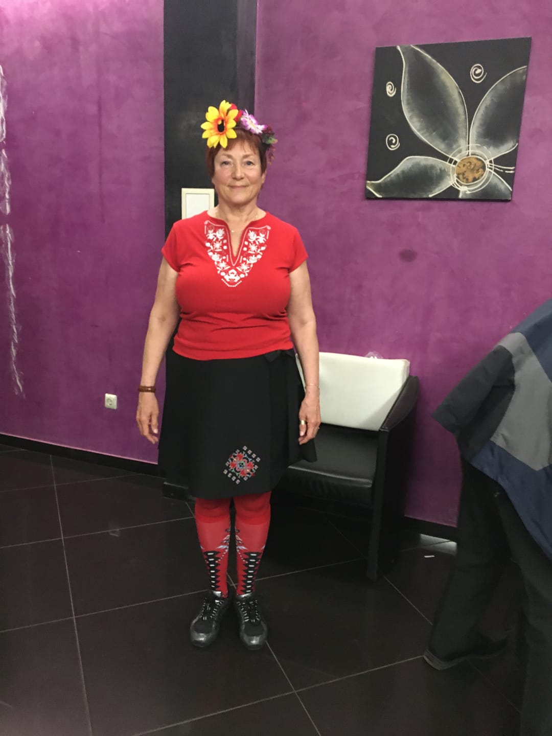 Customer photo review of Тениска с V деколте - "Самоковска"