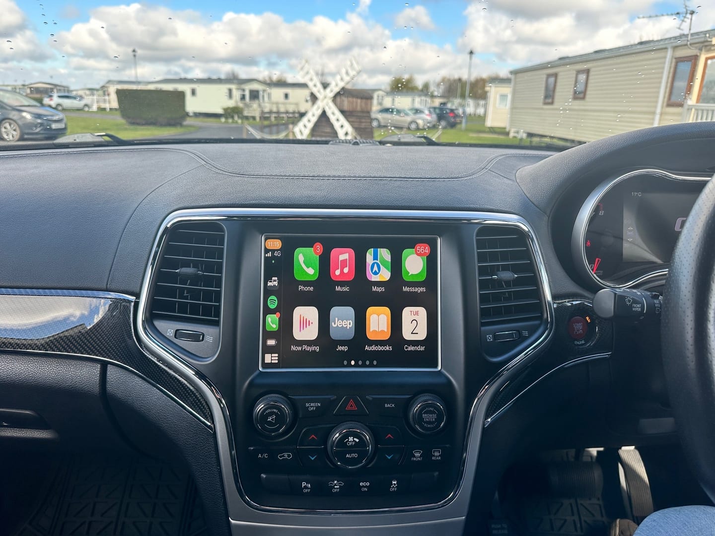 Customer photo review of Jeep Grand Cherokee with UConnect 8.4" — Wireless Apple CarPlay & Android Auto Module