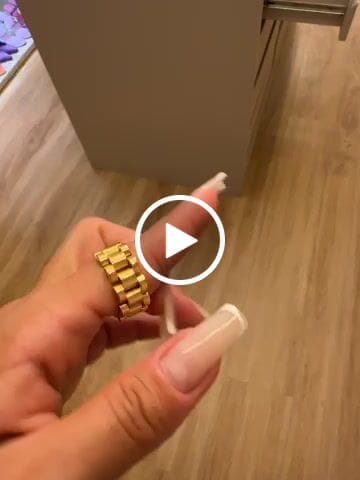 Customer video review of Anel Beauty Largo Elos Minimalista Banhado em Ouro 18k