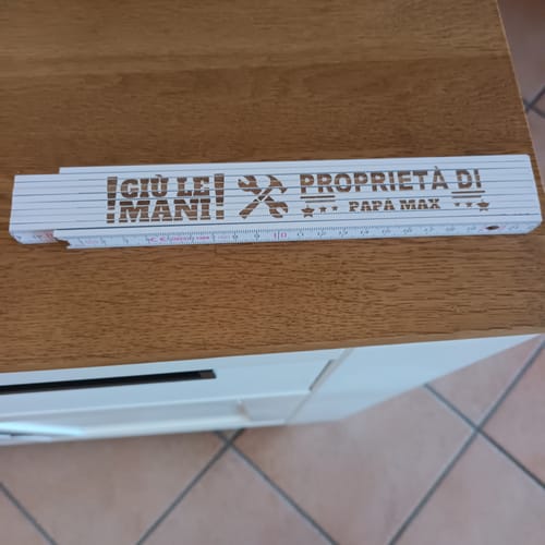 Customer photo review of Giù le mani! - Metro pieghevole per i genitori