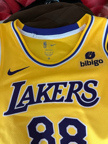Customer photo review of Le Sserafim Basketball Jersey