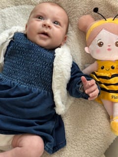 Customer photo review of Personnalisée Poupée en Peluche avec Yeux Ouverts D'abeille
