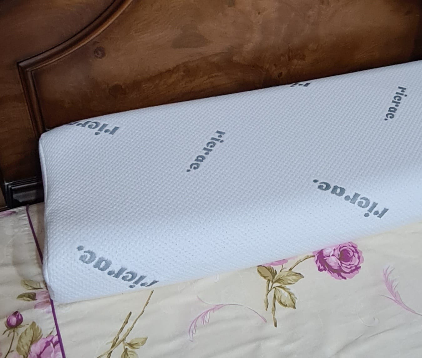 Customer photo review of Contour Memory Foam Long Pillow suitable for Neck & Shoulder Pain