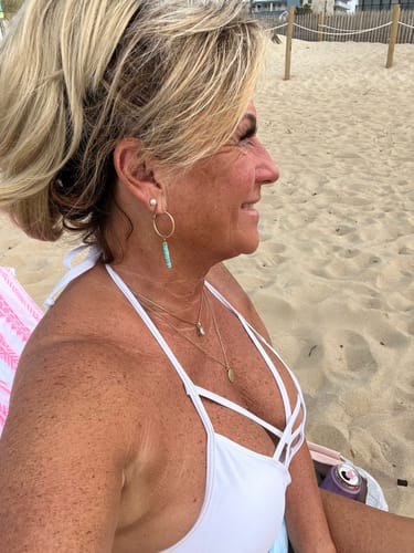 Customer photo review of JuvaBun Claw Clip Beach Waves Ponytail Extension 12''
