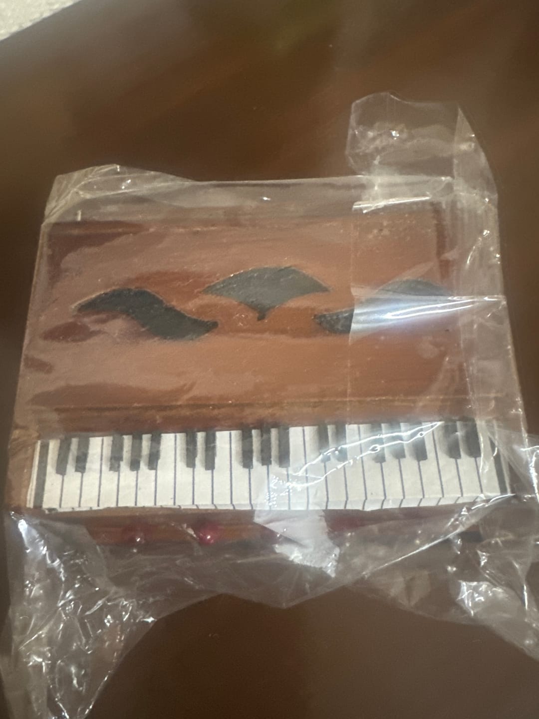 Customer photo review of Premium Wooden Miniature - Harmonium