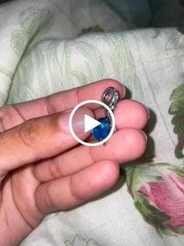 Customer video review of Charm Tortuga