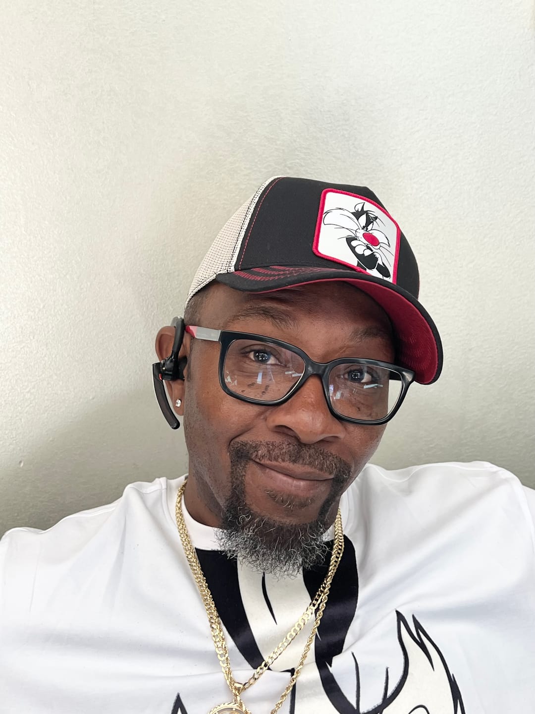 Customer photo review of OVERLORD X Looney Tunes: Yosemite Sam Trucker Cap
