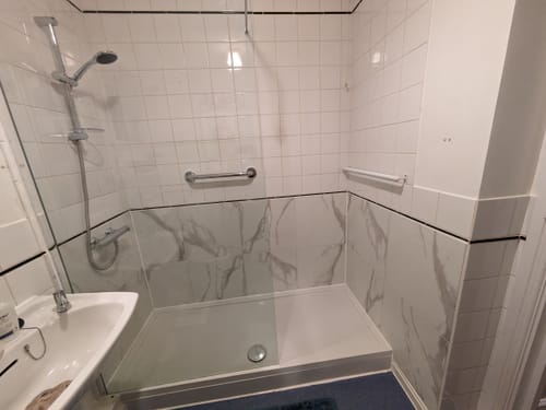 Customer photo review of ShowerWorX 1000mm Wet Room 8mm Screen & Support Bar