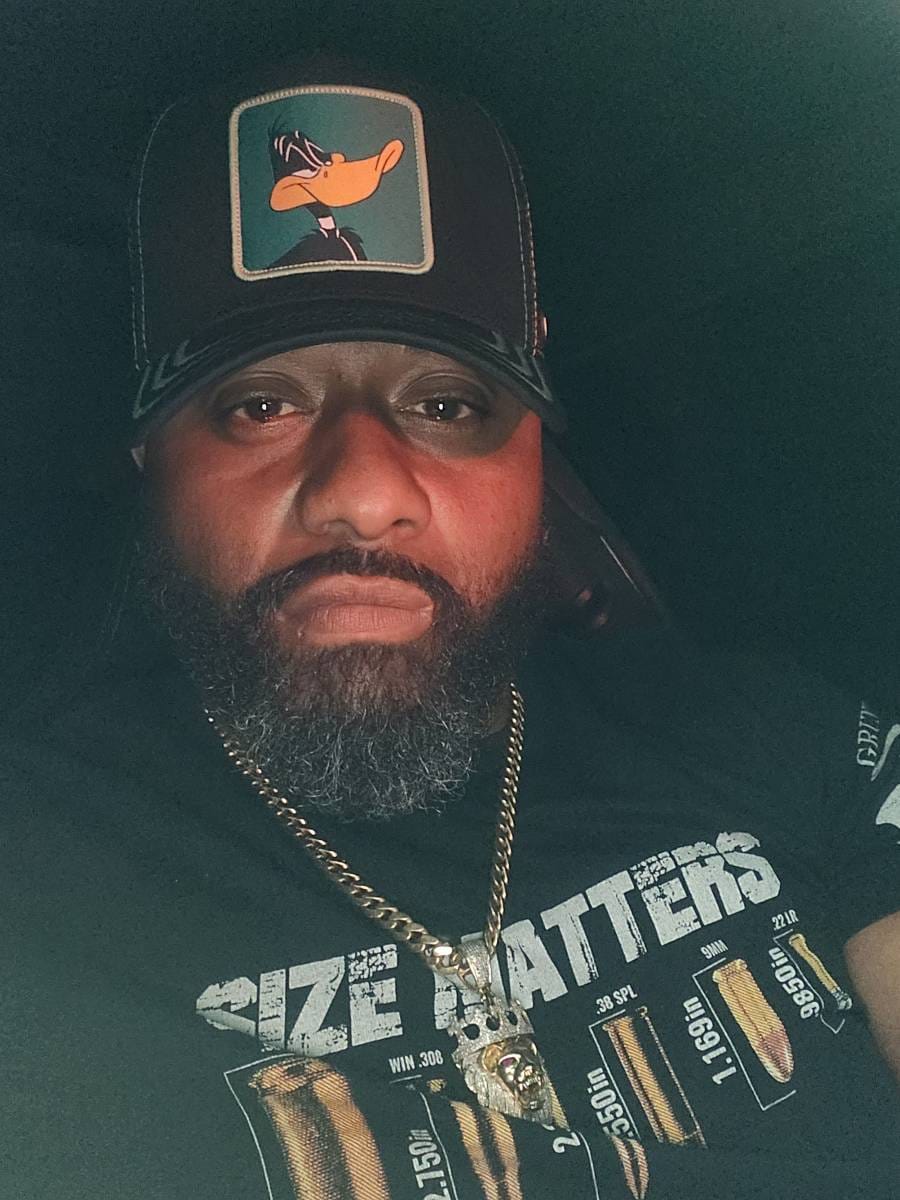 Customer photo review of OVERLORD X Looney Tunes: Daffy Duck Trucker Cap
