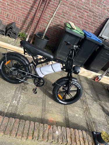 Customer photo review of V20 - Telefoonhouder + Voetsteuntjes + Kettingslot ART4 + Rijklaar - Zwart