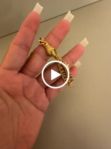 Customer video review of Pulseira Serpente Banhado em Ouro 18K
