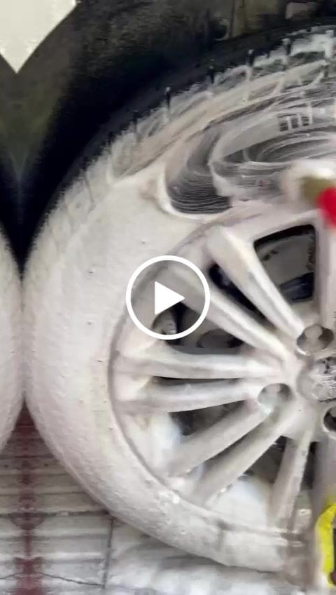 Customer video review of Tire Luxe - Revividor de Neumáticos BLACK GARAGE