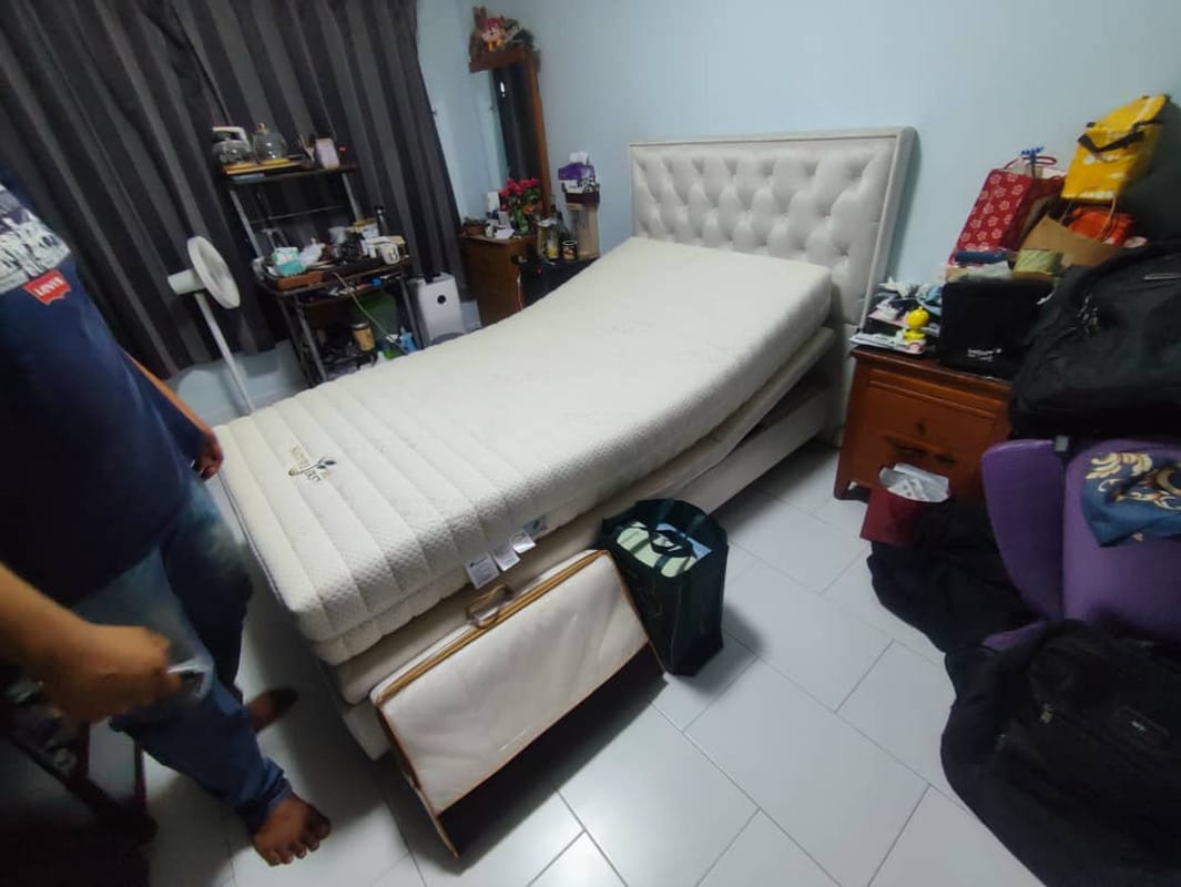 Customer photo review of Oxford Adjustable Bed IV