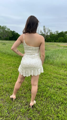 Customer photo review of WOMEN'S ONE SHOULDER SEQUINS BODYCON MINI DRESS