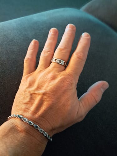 Customer photo review of Otis Link Ring (White Gold)