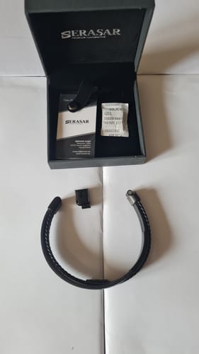 Customer photo review of Lederarmband "Brave"