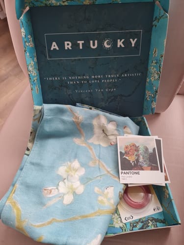 Customer photo review of Van Gogh Almond Blossom Tablo Duvar Örtüsü