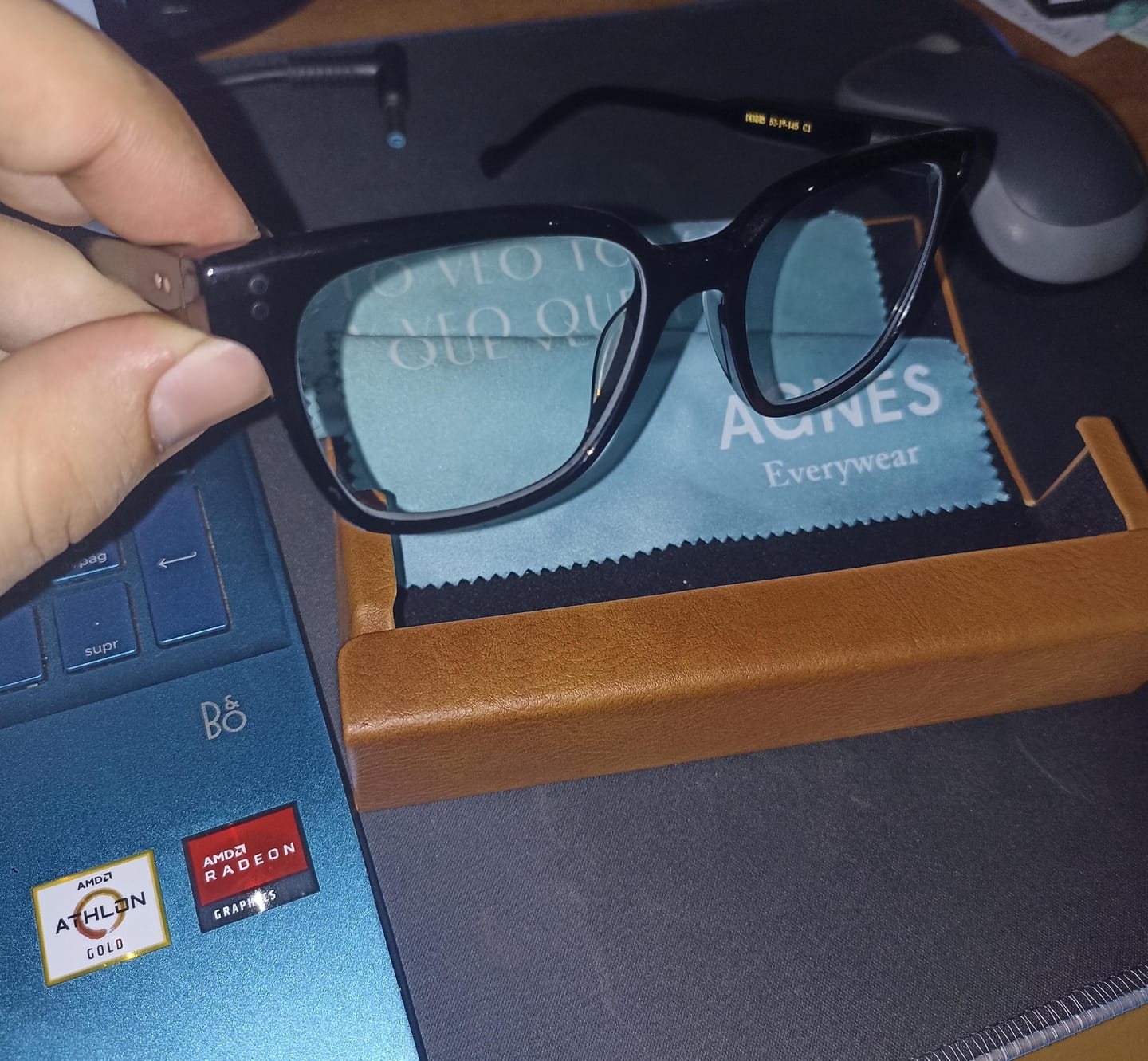 Customer photo review of Dennis True Black / Blue Light