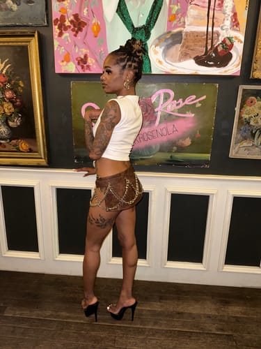 Customer photo review of COCKY SKIRT (BROWN LEATHER)