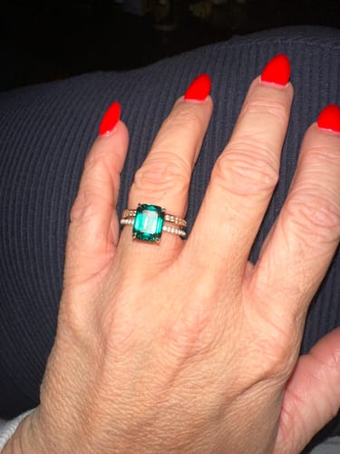 Customer photo review of Emeralda Ring Smaragdgrün