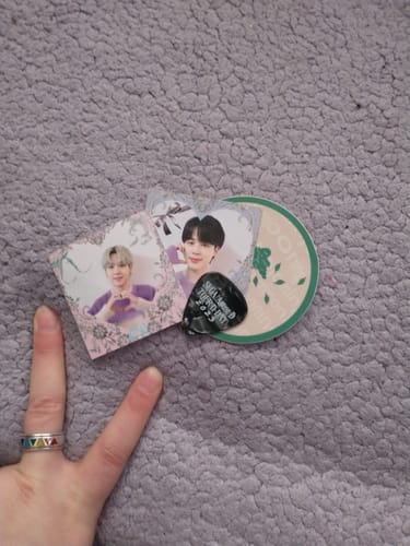 Customer photo review of BTS Suga D-Day Tour Guitar Pick