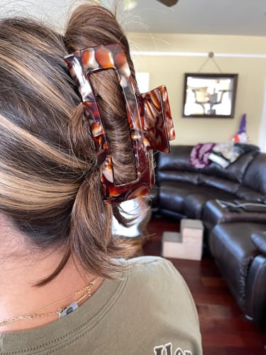 Customer photo review of TR x Bethany XL Claw Clip