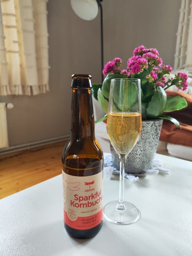 Customer photo review of ABAVAS Sparkful Kombuča ar rabarberiem un mate tēju, bezalkoholisks