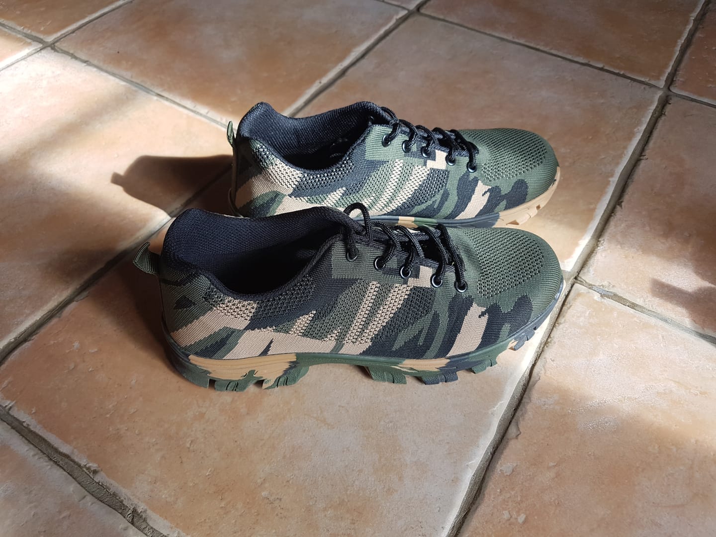 Customer photo review of Camouflage Lockfeet®