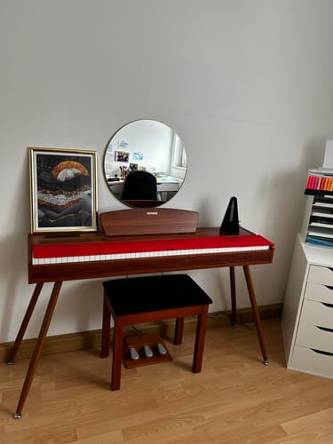 Customer photo review of Donner DDP-80 Digital-Piano für Zuhause 88 gewichtete Tasten & Stilvolles Holzdesign mit 3 Pedale