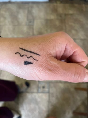 Customer photo review of O.TWO.O CAT-EYE STAMP EYELINER