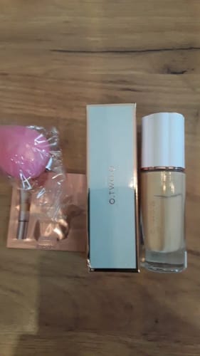 Customer photo review of O.TWO.O OIL FREE SOFT MIST LOCKING FOUNDATION