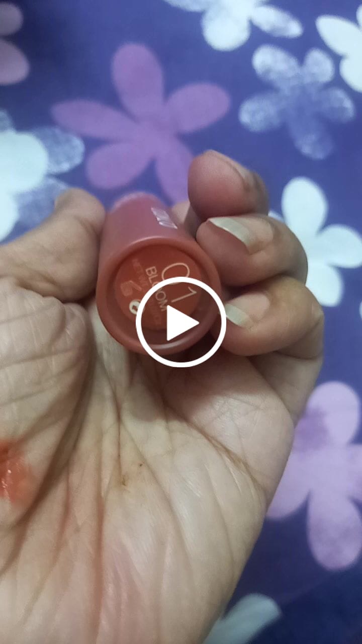 Customer video review of O.TWO.O LIP AND CHEEK MUD