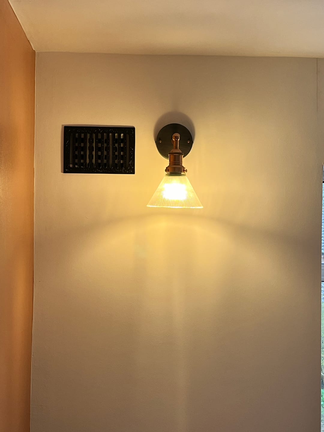 Customer photo review of Slotted Kenrick Air Vent · 9 x 6 Inch ·