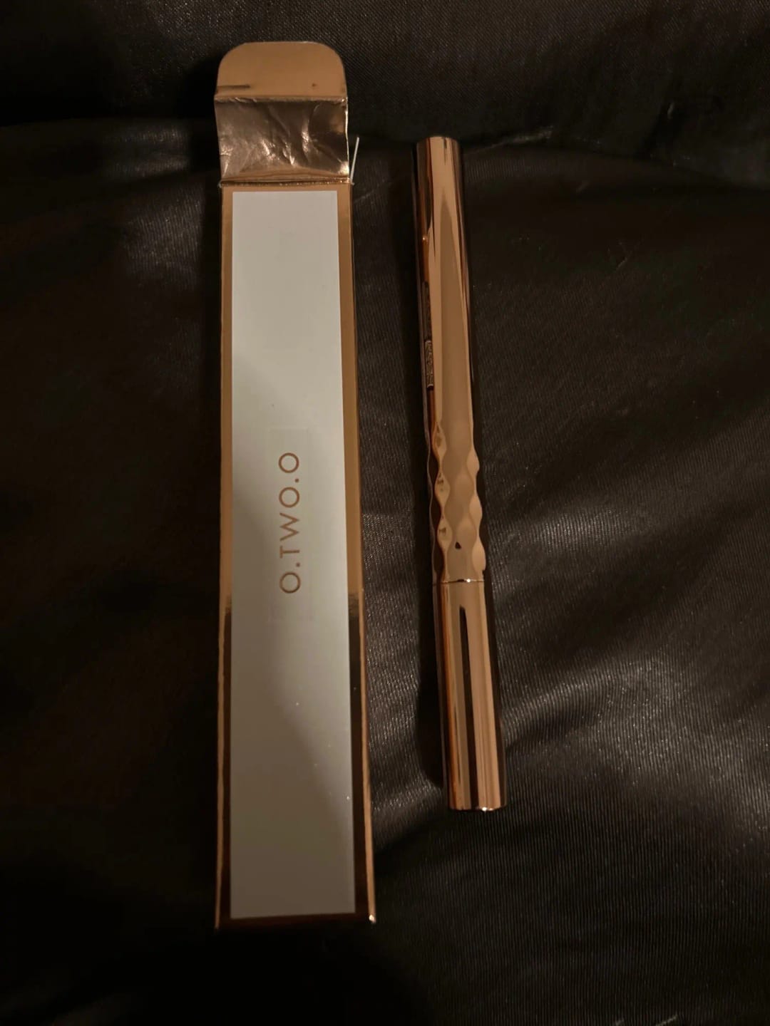 Customer photo review of O.TWO.O GOLD EMBROIDERY EYELINER